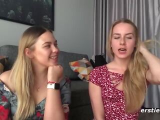 Mađijanje blondinke amaterke lezbijke ob lascivious seks