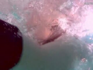 Plaukimas baseinas gundantis paauglys grožis nikita vodorezova