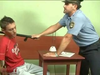 街头 thief 抓 和 性交 由 一 警察