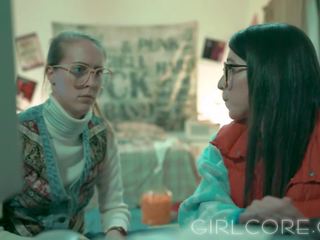 Nerdy lesbietes blinded līdz zinātne & karstās virtual milf-girlcore