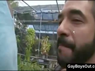 Haarig araber homosexuell fräulein fahrten die stechen im zurück yard geschäft
